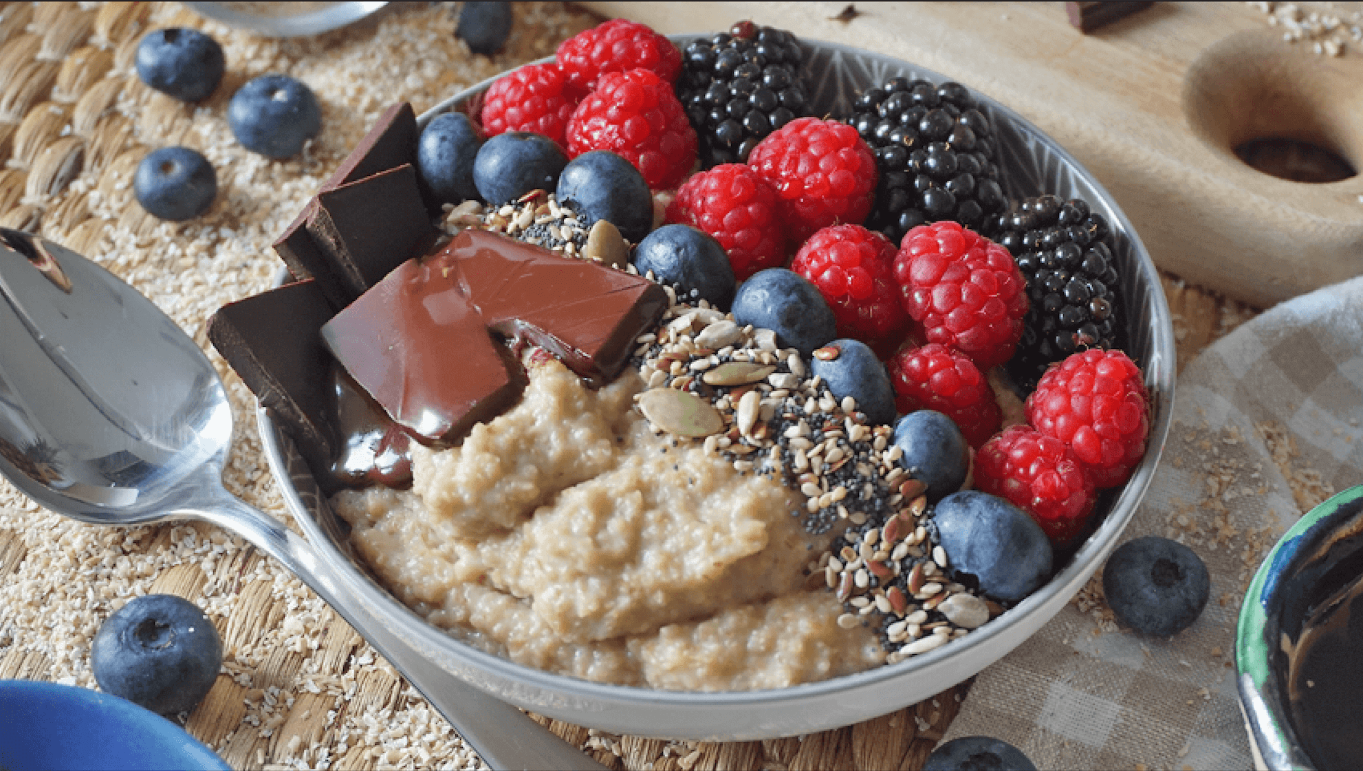 Porridge de avena con frutos rojos ▷ ⭐【 RECETA FÁCIL 】